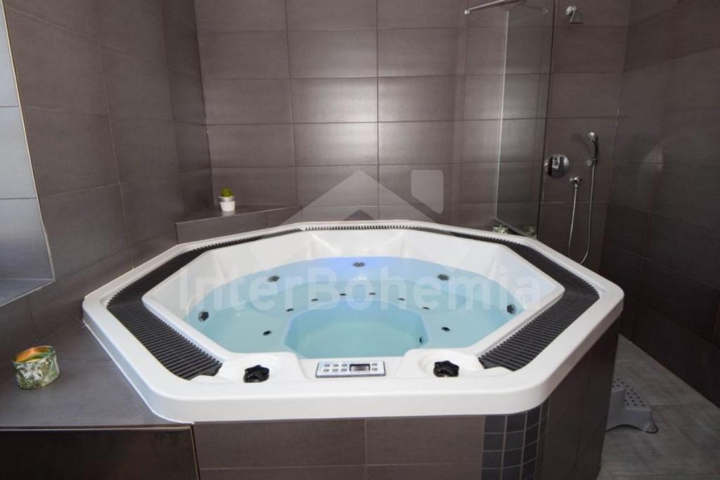 Trebon Apartman 2+Kk Екстериор снимка